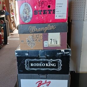 Cowboy Hats & Boxes